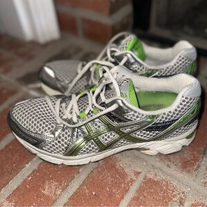 Asics women’s tennis shoes. Size 8.5. Great condition.  Green/silver/white